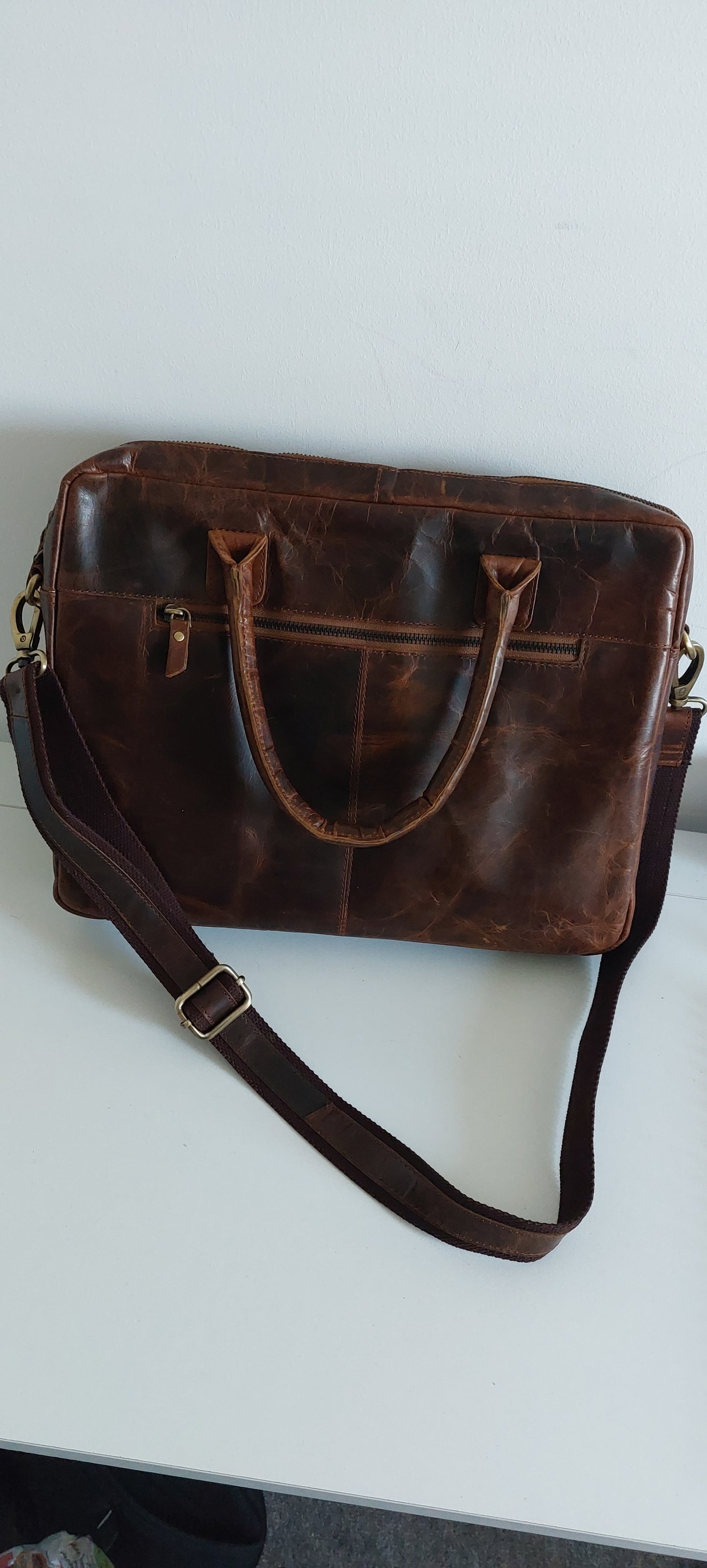 Premium Genuine Leather Office Bag – Structured Business Briefcase with Shoulder Strap