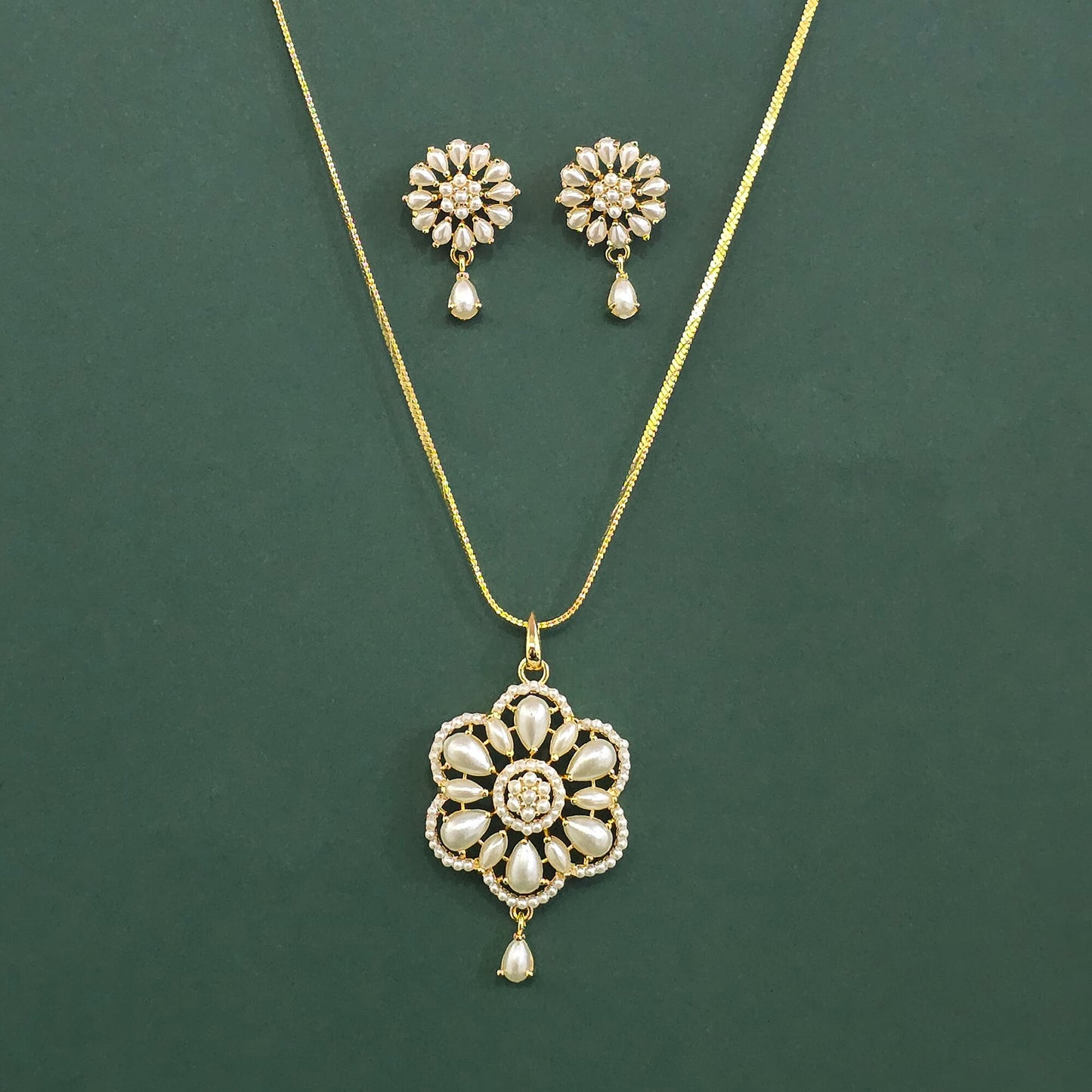 Cubic Zirconia Pearl Pendant Set – Gold Plated Elegant Jewellery
