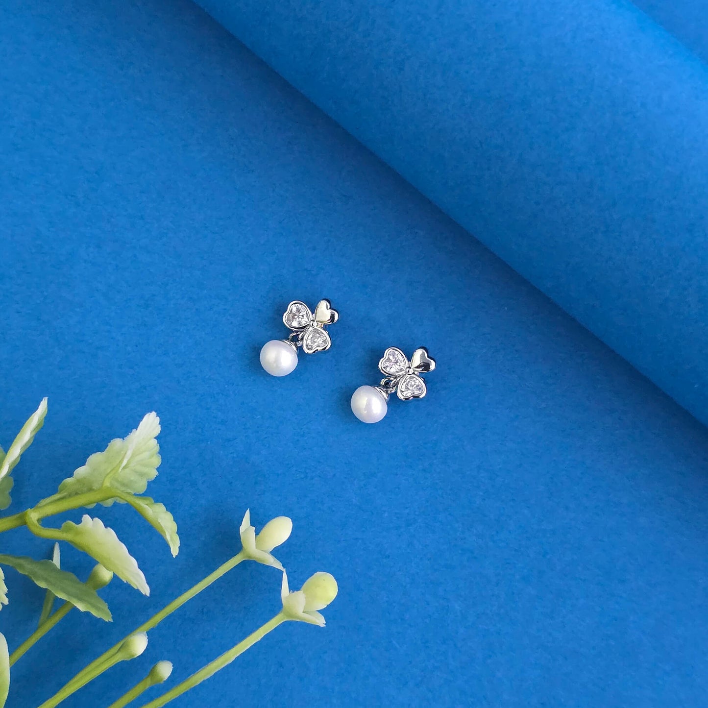 Western Tops – Trendy Modern Fashion Earrings