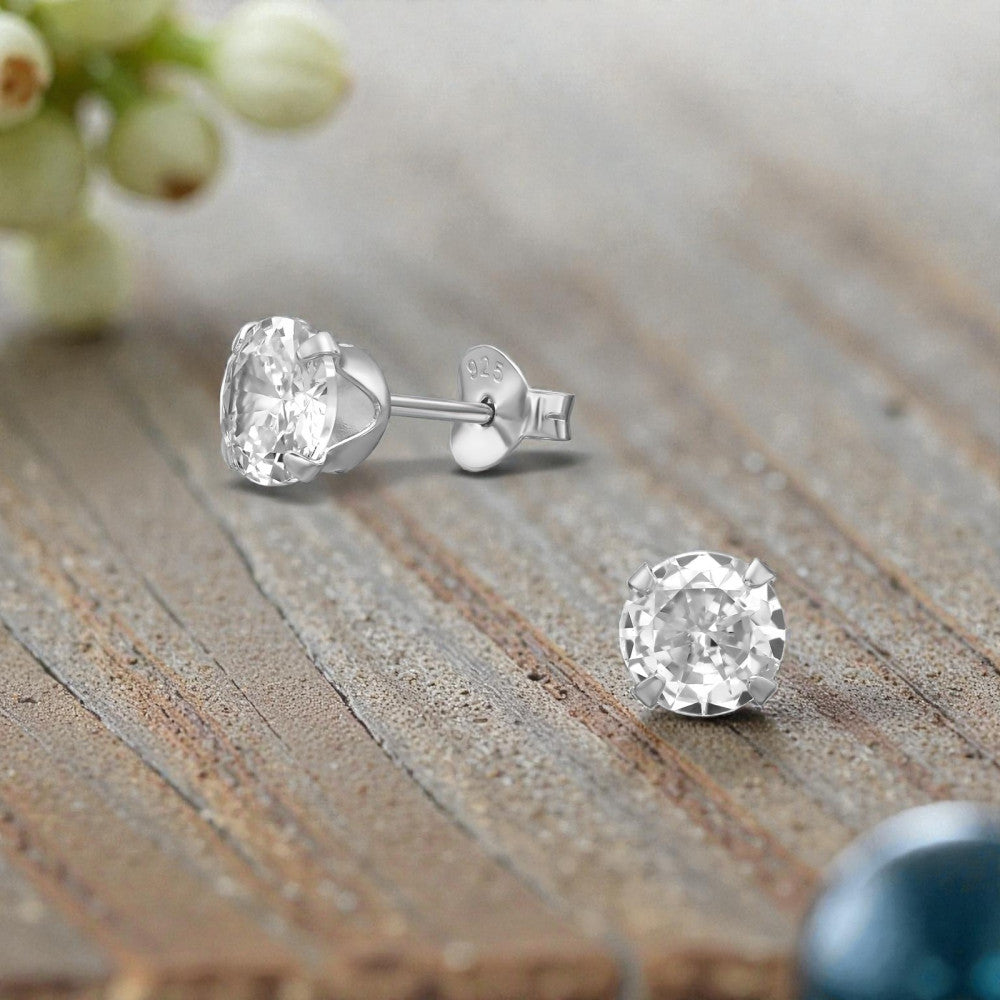 925 Sterling Silver Classic Round CZ Stud Earrings – Rhodium‑Plated