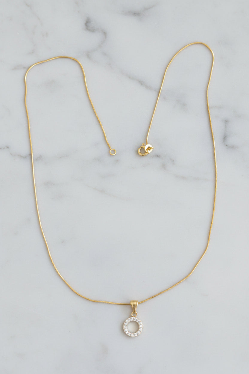 Gold‑Plated 925 Sterling Silver Circle Pendant with Crystals