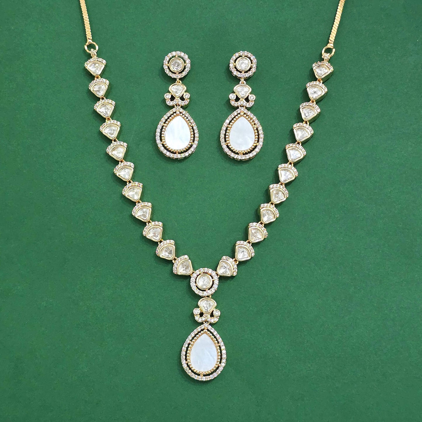 Kundan Classic Necklace – Carat Gold Plated