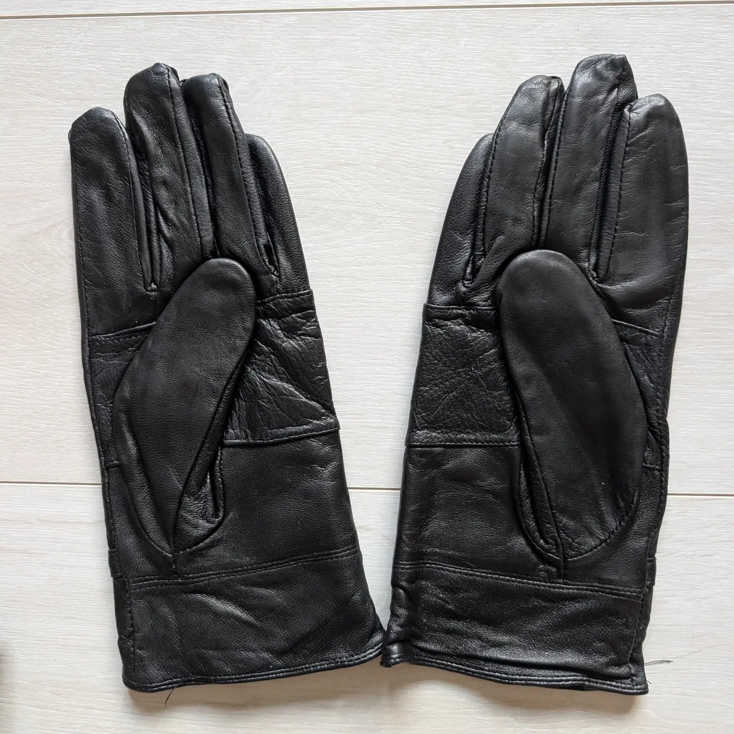 Women’s Genuine Leather Gloves with Belt Detail & Soft Lining